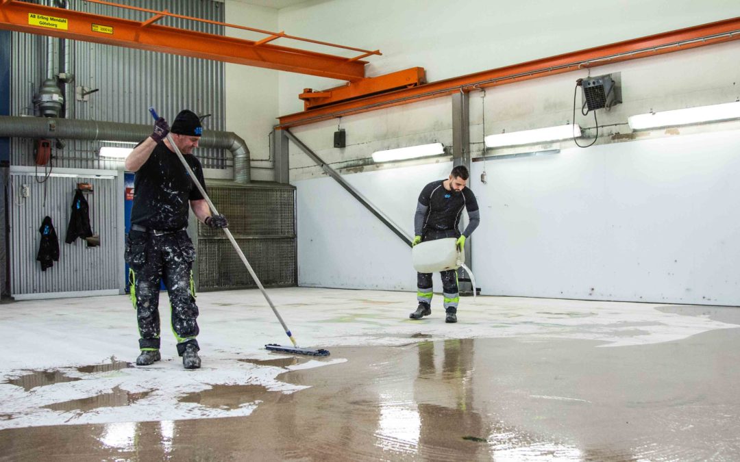 Arbete på egen hall